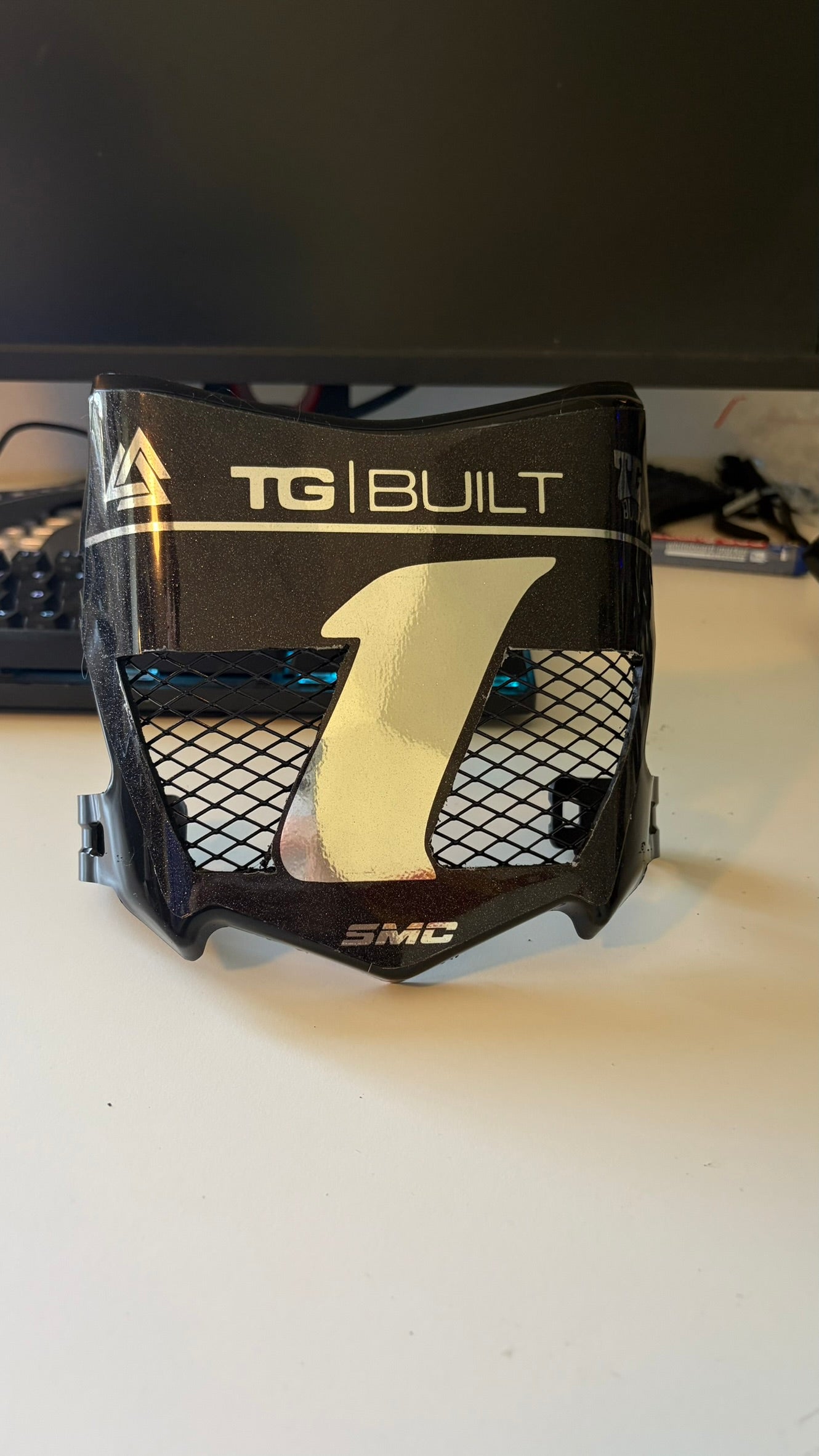 Motocutz vented plate 1of1